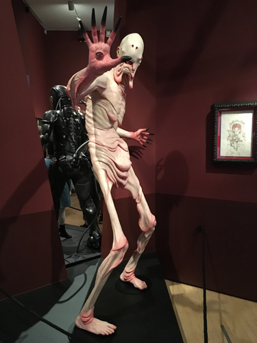 Del Toro Exhibit 25